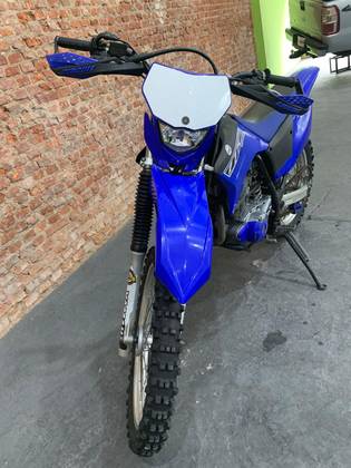 YAMAHA TT-R 230 